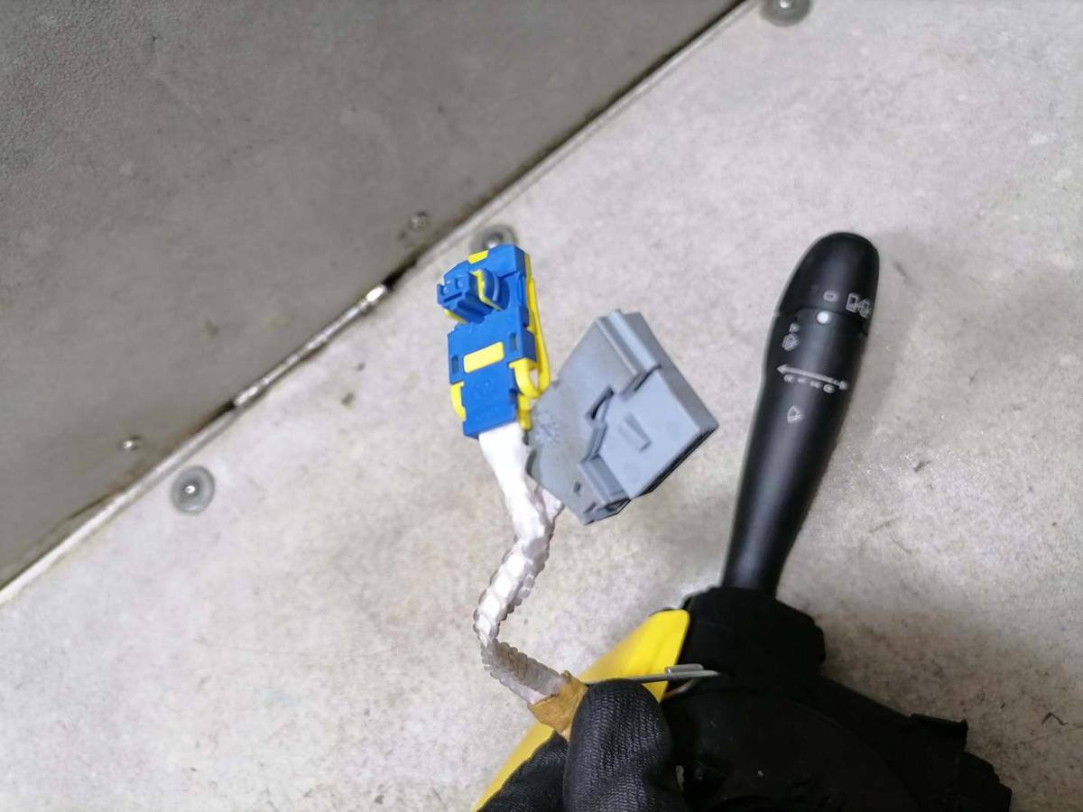 Peugeot 206+ original Kombischalter Blinkerschalter Wischerschalter Schleifring Bj.2010 Peugeot 206+ original Kombischalter Blinkerschalter Wischerschalter Schleifring Bj.2010